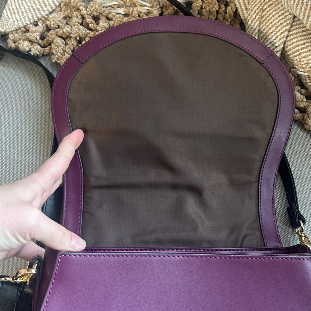 🍇Stauer Grape Leather Saddle Crossbody Bag - Picture 3 of 7